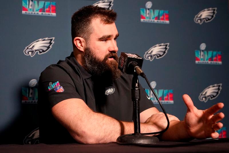 An emotional Jason Kelce struggles to deliver retirement announcement