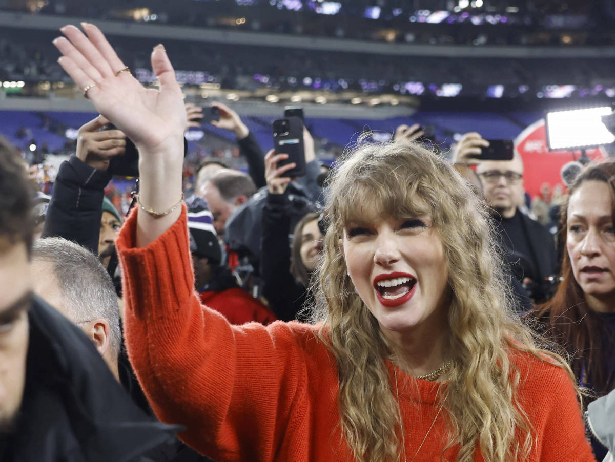 Taylor Swift fearlessly bid farewell to her detractors, asserting that she and Travis will rise above the attempt to bring them down, with unwavering confidence, she leaves the negativity behind, focusing on the happiness she shares with her partner