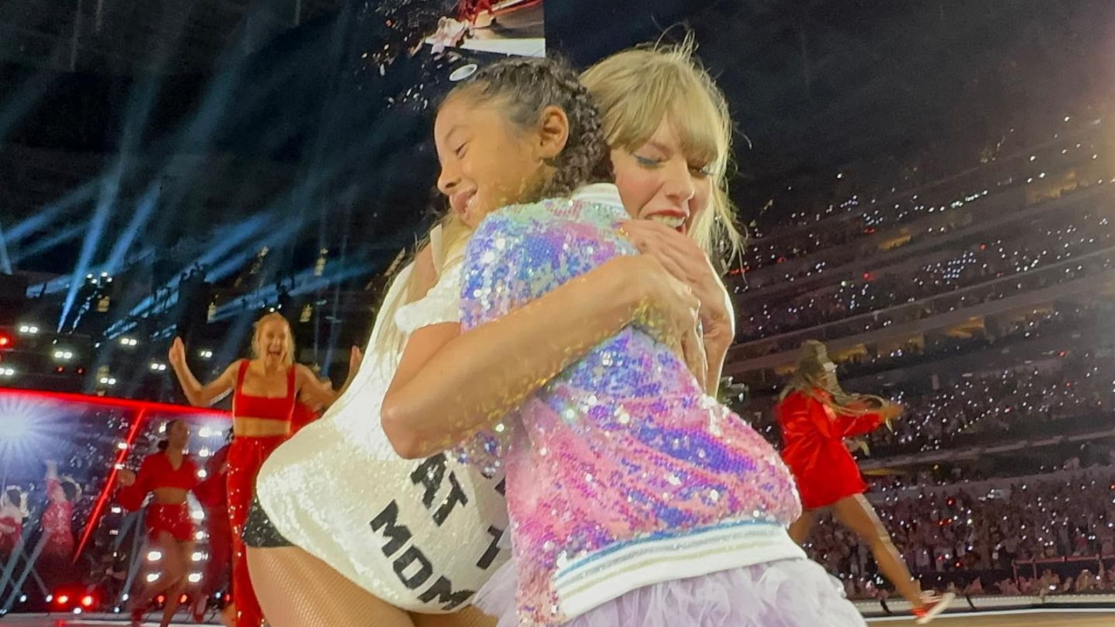 Taylor Swift Gives A Lucky family A Memorable Moment As A Dream Come True